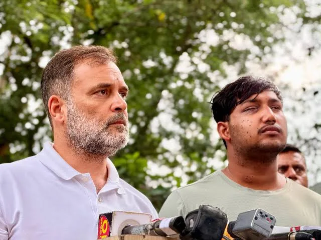 राहुल गांधी का आरोप- ‘संसद मार्च’ के दौरान छात्रों पर सुरक्षा बलों ने चलाई पैलेट गन